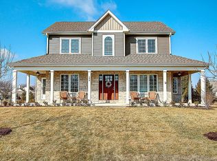 134 Park View Ln, Williams Bay, WI 53191