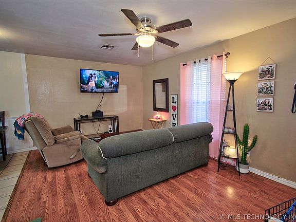 4th image of 2025 Robison St