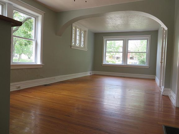 3rd image of 4544 Cleveland Ave #1