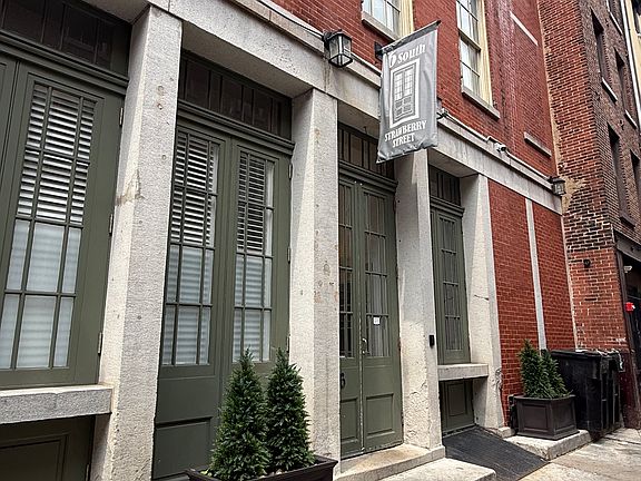 4th image of 6-10 S Strawberry St #2