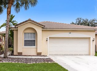 141 Seminole Lakes Dr, Royal Palm Beach, FL 33411