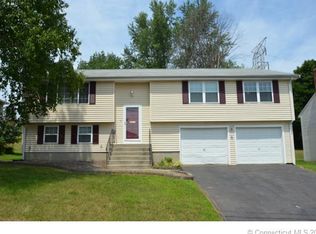 6 Ivory Rd, Bloomfield, CT 06002