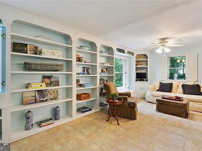 130 Cains Cove Dr — Photo 17