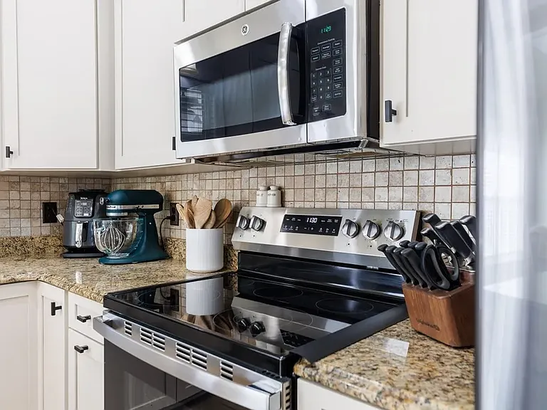 901 Sugarberry Dr — Photo 11
