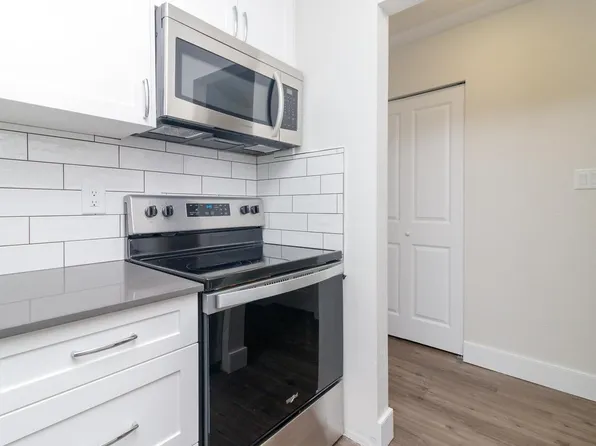 984 McKenzie Apartments