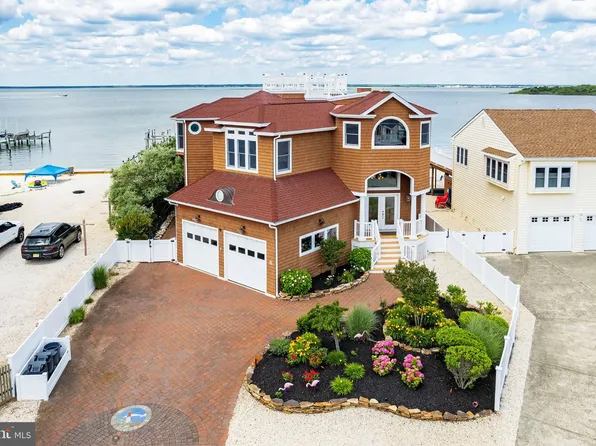 11 W 51st St, Brant Beach, NJ 08008