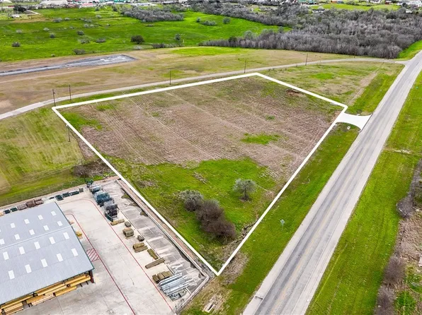 2700 N Us Highway 183, Gonzales, TX 78629