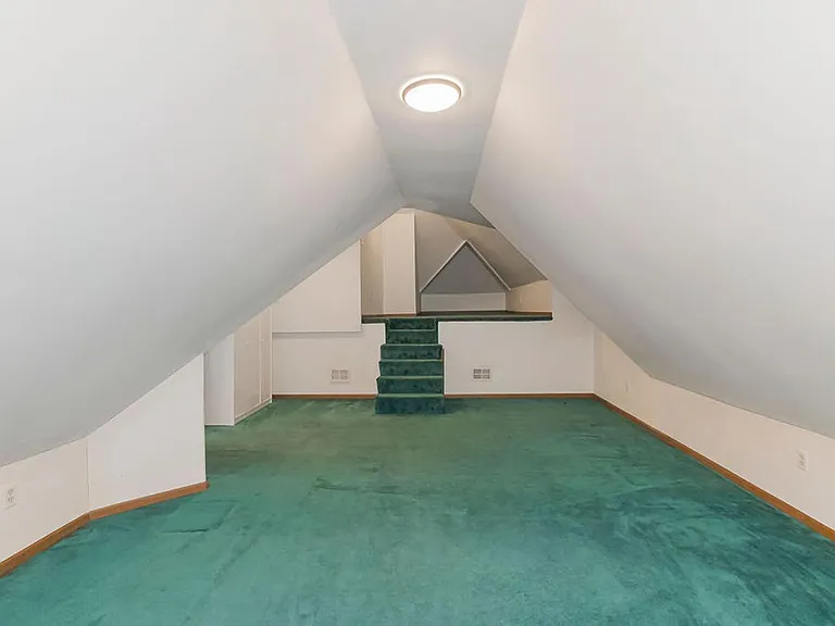 721 SE Redwood Ln — Photo 14