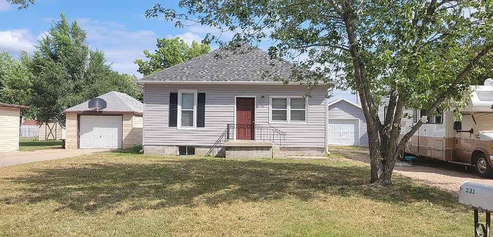 1st image of 231 N Ruby Ave