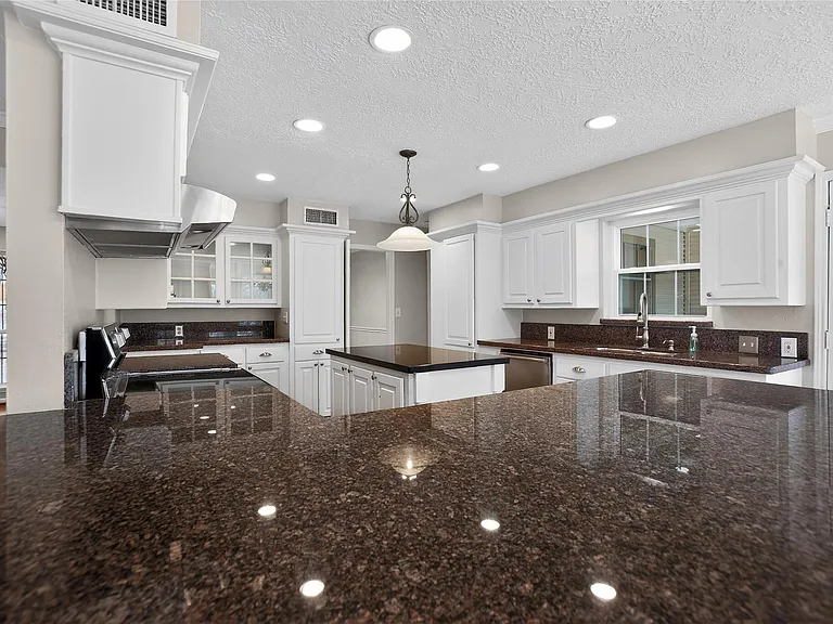 112 Kirkwood Ln — Photo 19