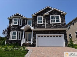 9 Promise Way, Kendall Park, NJ 08824