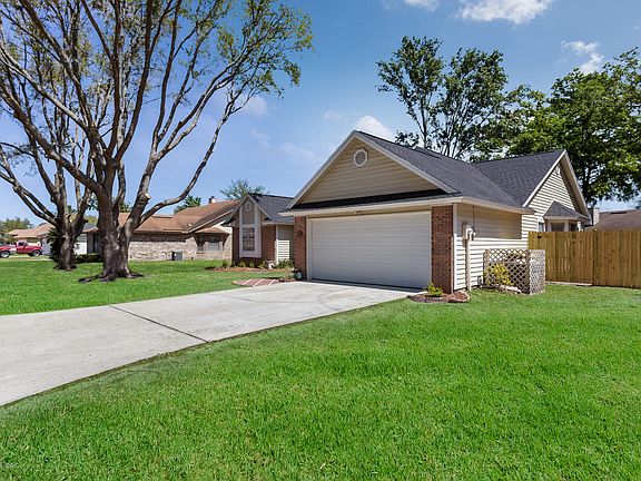 3rd image of 8459 Country Bend Cir E