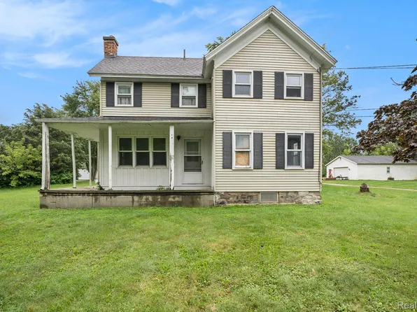 6057 Hill Rd, Swartz Creek, MI 48473