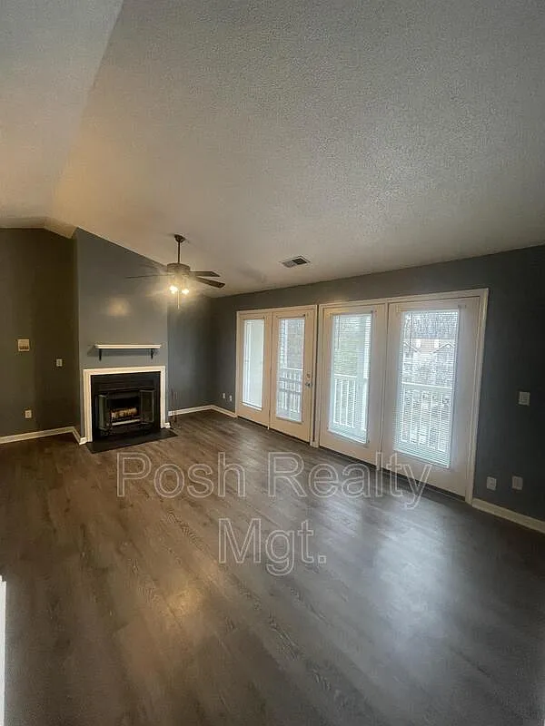 2 bed, 2.0 bath, 871 sqft, $1,145 — Photo 2