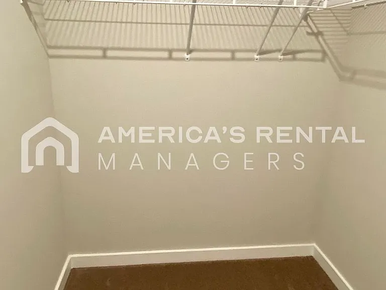 489 Andrew Dr — Photo 17
