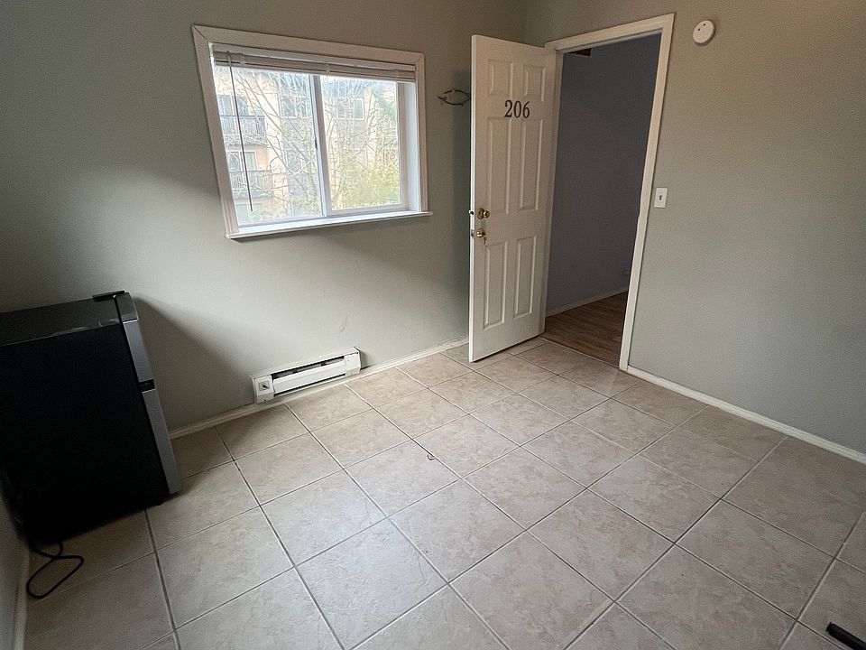1st image of 4742 16th Ave NE #206