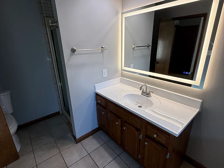 1225 Chancellor Dr — Photo 8