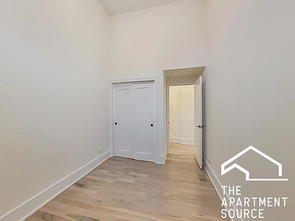 2nd image of 1359 N Rockwell St #W1