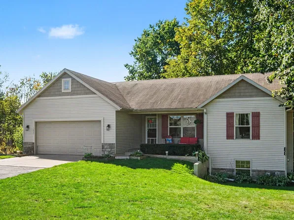 2033 Winston View Dr NE, Cedar Springs, MI 49319