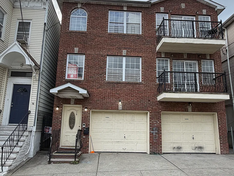 15 Prescott St #1