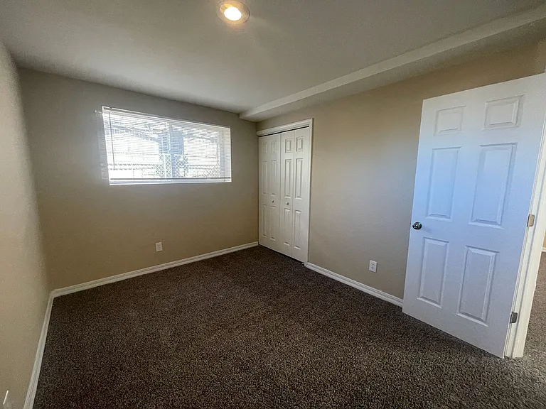 2BD Garden-Level Home | Off-Street Parking — Photo 15