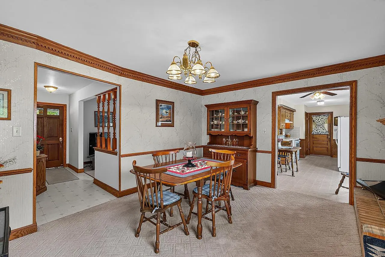 3 bed, 2099 sqft, $2,650 — Photo 4