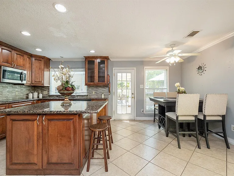 8102 Tall Firs Ln — Photo 13