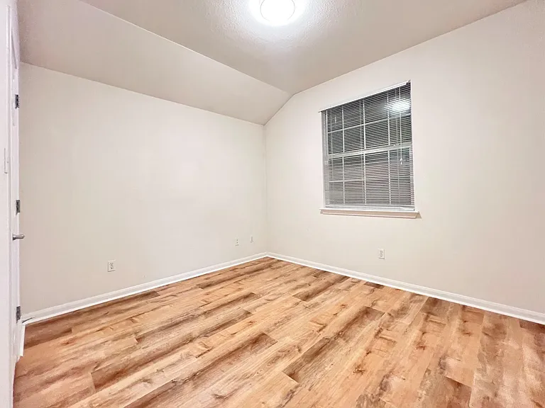 1103 Apollo Ln — Photo 23