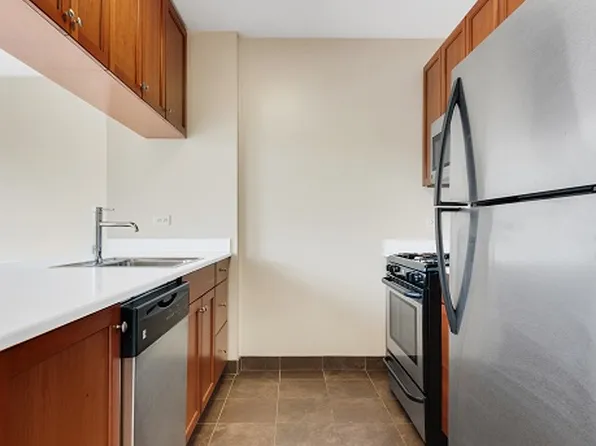 373 Wythe Avenue image 5 of 14