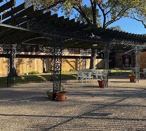 5th image of 7600 Burgoyne Rd Unit 206