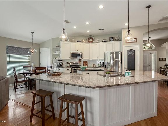 3rd image of 1669 Austin Ln