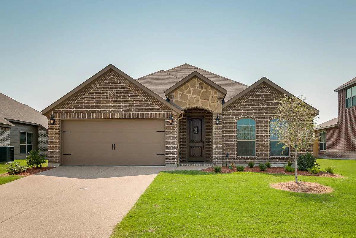 3 bed, 2124 sqft, $2,245 — Photo 1