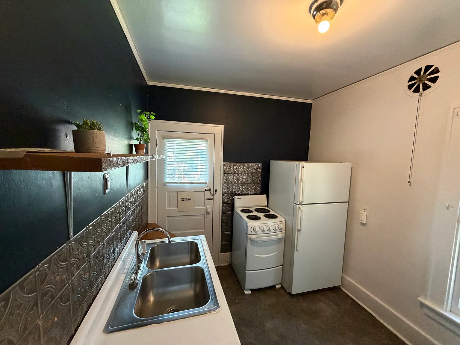 719 Lockwood St NE — Photo 4