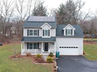 27 Andrews Rd, Hamden, CT 06518