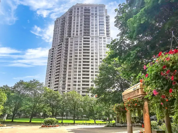 25 Kingsbridge Garden Cir #1423, Mississauga, ON L5R 4B1