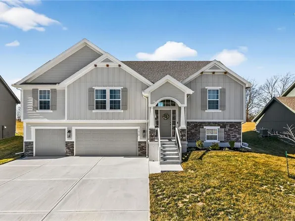 11810 N Bellaire Ave, Kansas City, MO 64156