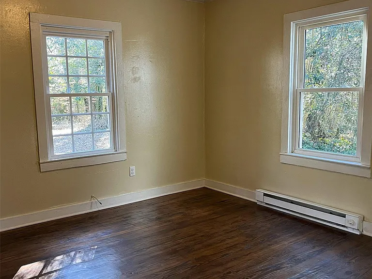 2621 Dr Carver Rd — Photo 4