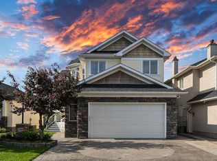 739 N Cimarron Close, Okotoks, AB T1S 1X4