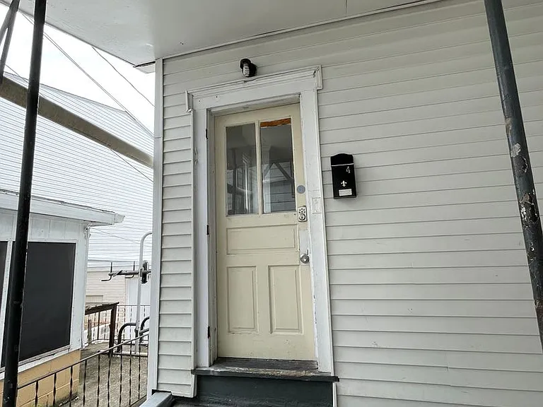 5th 707 S — Photo 14