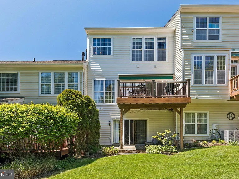 15 Charter Oak Ct — Photo 3