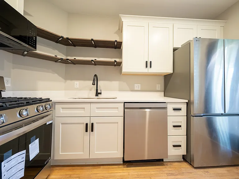 2612 2nd Ave S #3 — Photo 4