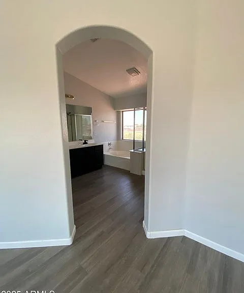 8402 S 48th Dr — Photo 10