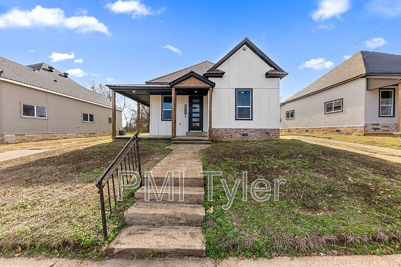 3 bed, 2.0 bath, 1396 sqft, $1,775 — Photo 2