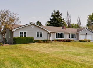 1940 Oplaine Rd, Libertyville, IL 60048