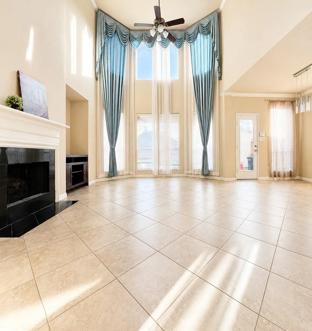 4 bed, 3.5 bath, 3350 sqft, $3,700 — Photo 4