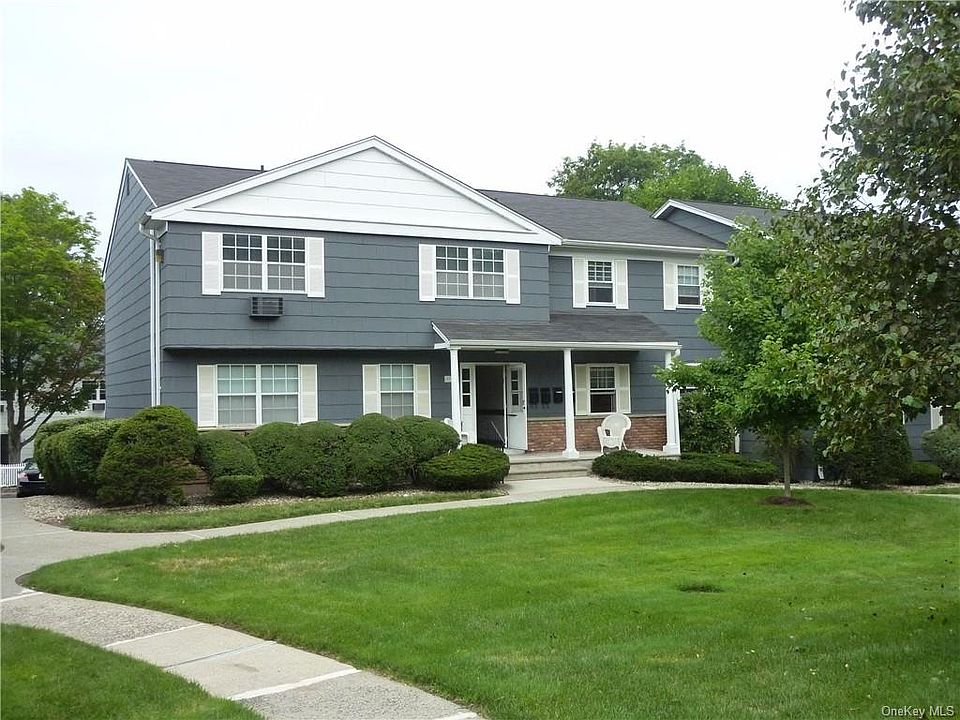 1st image of 115 Doxbury Ln