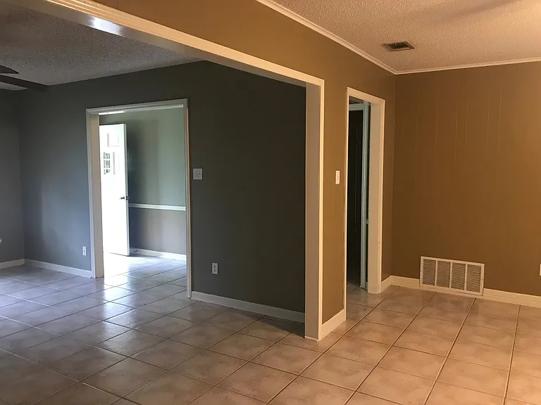 1509 Caldwell St — Photo 4