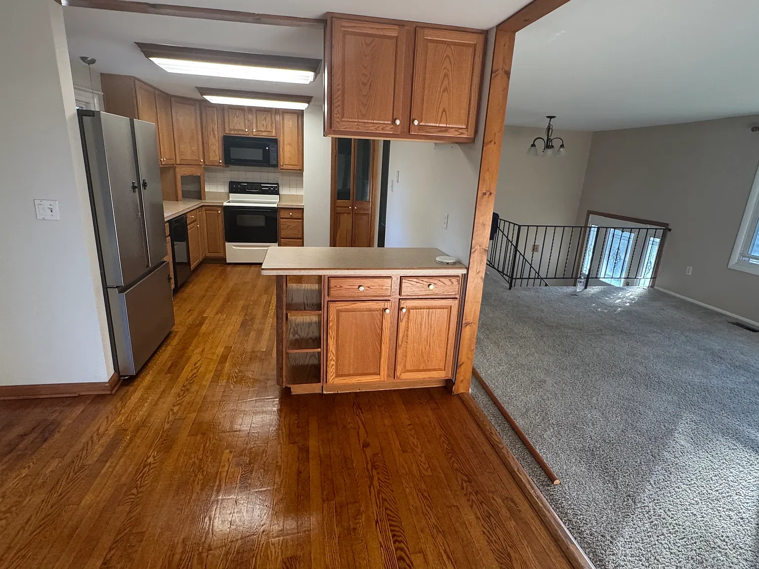 5 bed, 2400 sqft, $2,800 — Photo 4