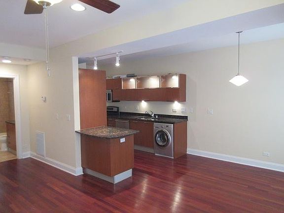 4th image of 1358 W Estes Ave APT 3N