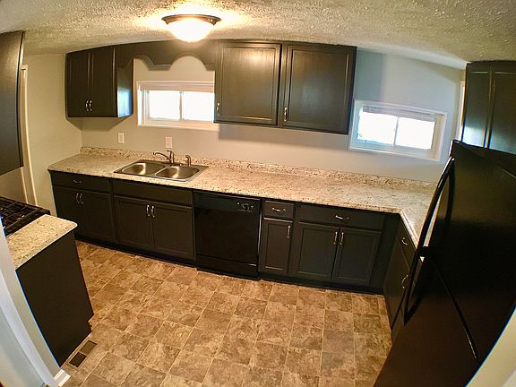 5601E31stKitchen1_12162019